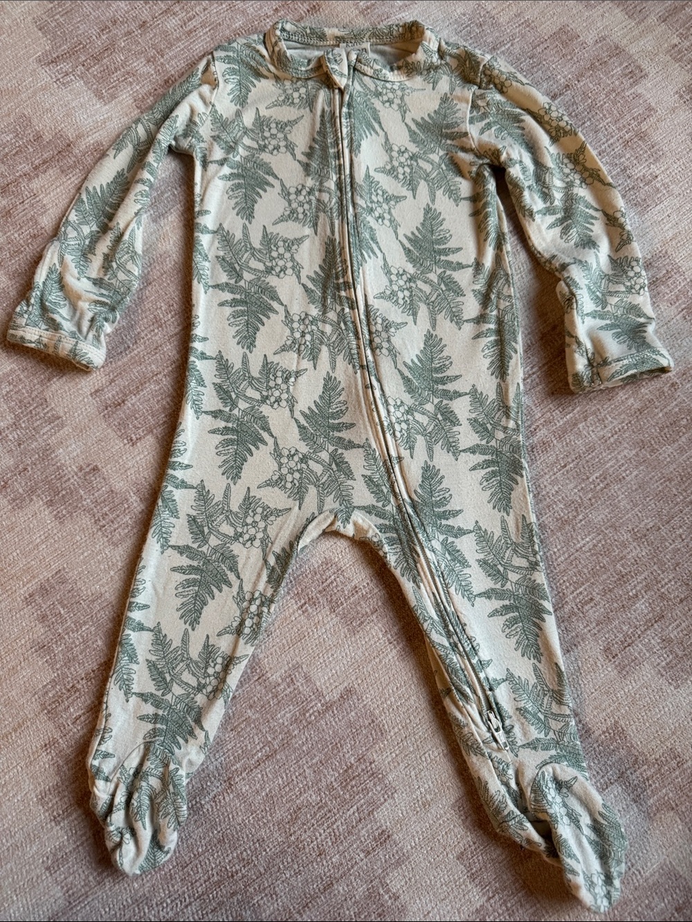 kate quinn Baby Cream Footed One-Piece Pajamas with Sage Fern Print size 0-3